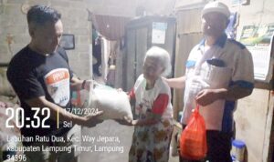 PPWI Lampung Timur Bagikan Sembako untuk Dhuafa dan Marbot Masjid