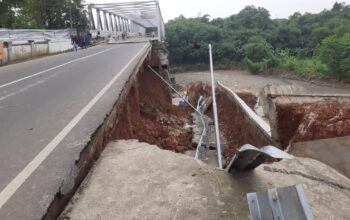 Baru Setahun Diperbaiki, Jembatan Cipamingkis di Cibarusah Kembali Amblas